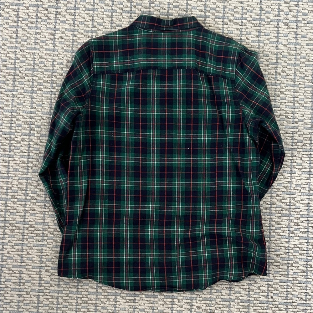 L.L. Bean Relaxed Navy Green Scotch Plaid Flannel Button Down Shirt Size Medium - Picture 4 of 4